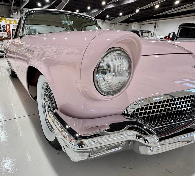 1957 Ford Thunderbird 1st Gen - Image 27 of 31