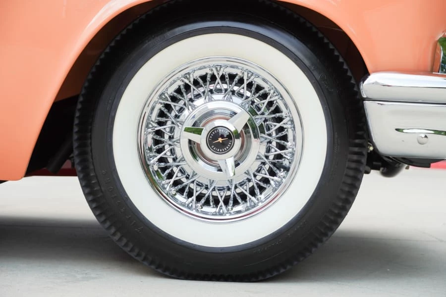 1957 Ford Thunderbird 1st Gen - Image 27 of 31