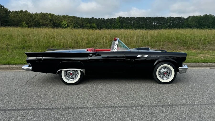 1957 Ford Thunderbird 1st Gen - Image 20 of 31
