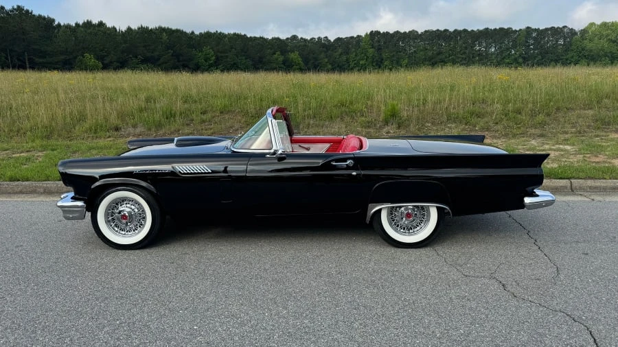 1957 Ford Thunderbird 1st Gen - Image 22 of 31