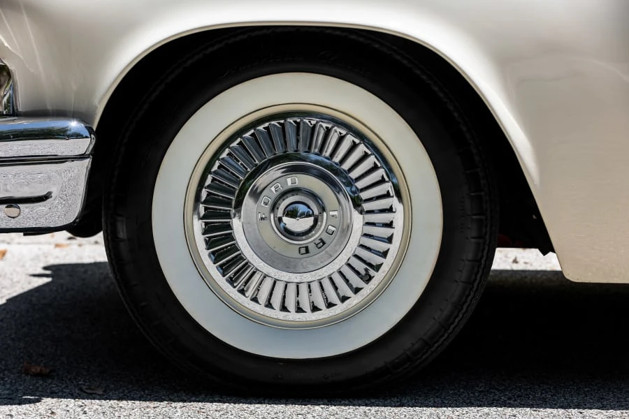 1957 Ford Thunderbird 1st Gen - Image 14 of 27