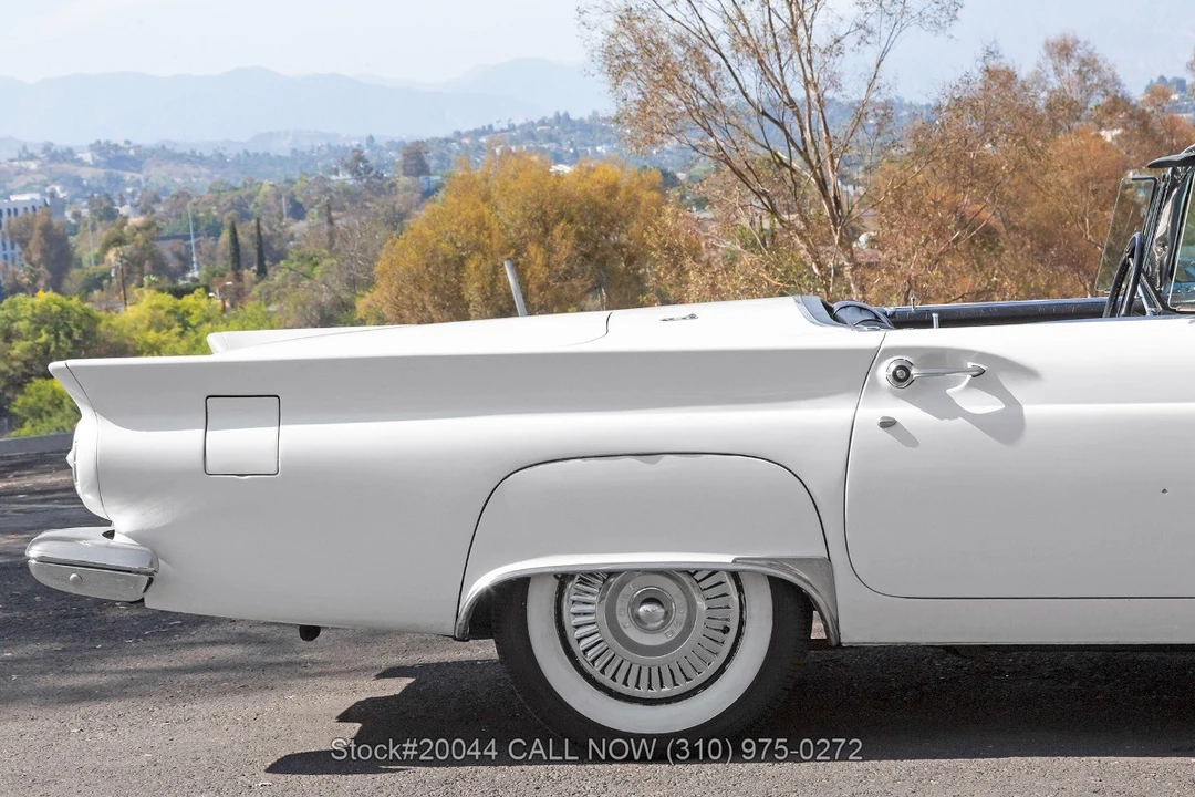 1957 Ford Thunderbird 1st Gen - Image 18 of 31
