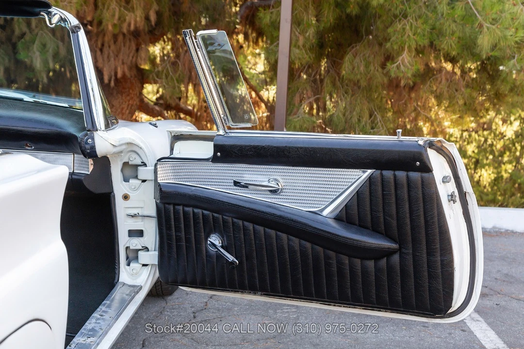 1957 Ford Thunderbird 1st Gen - Image 29 of 31