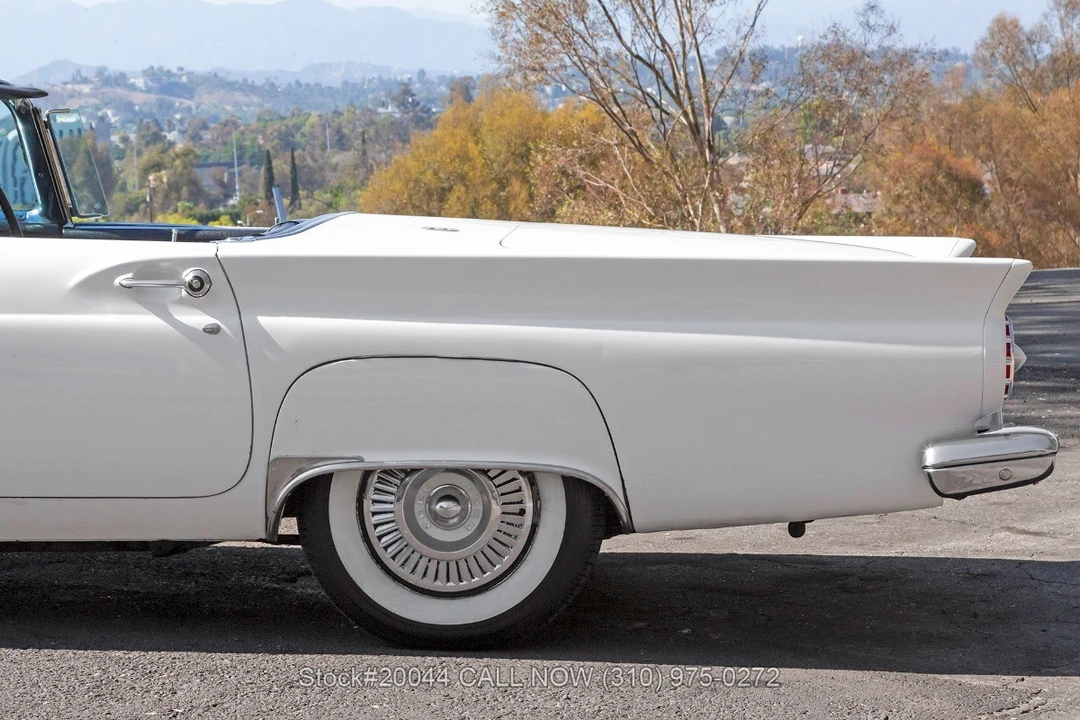 1957 Ford Thunderbird 1st Gen - Image 21 of 31