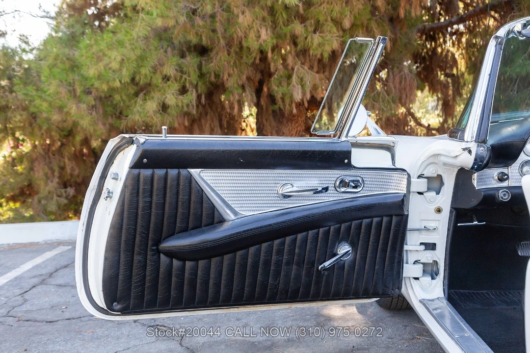 1957 Ford Thunderbird 1st Gen - Image 22 of 31