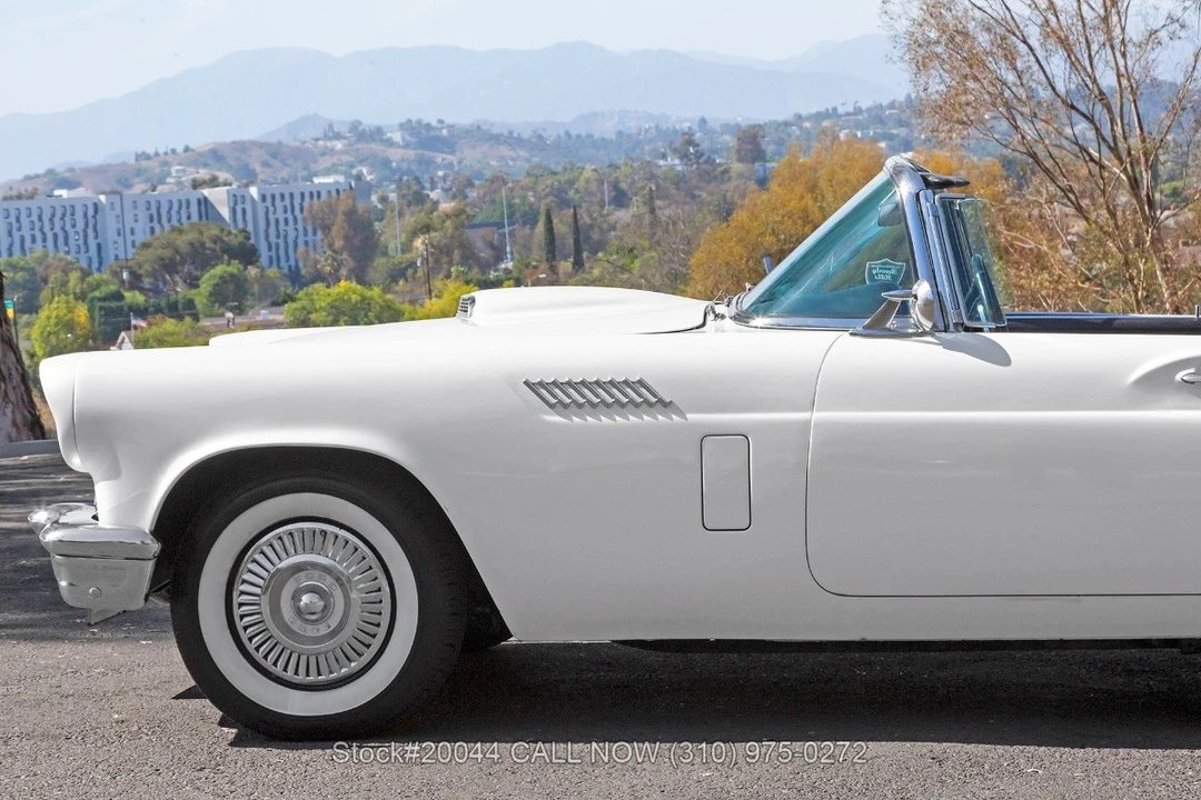 1957 Ford Thunderbird 1st Gen - Image 20 of 31