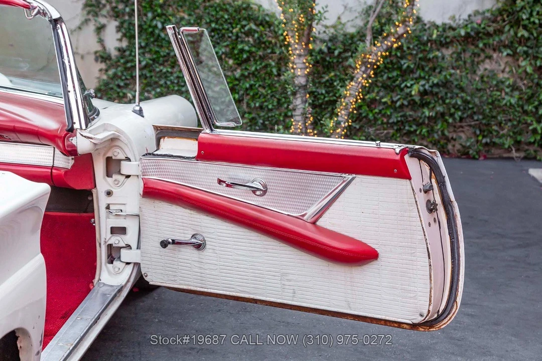 1957 Ford Thunderbird 1st Gen - Image 28 of 31
