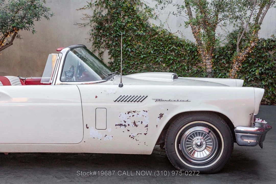 1957 Ford Thunderbird 1st Gen - Image 17 of 31