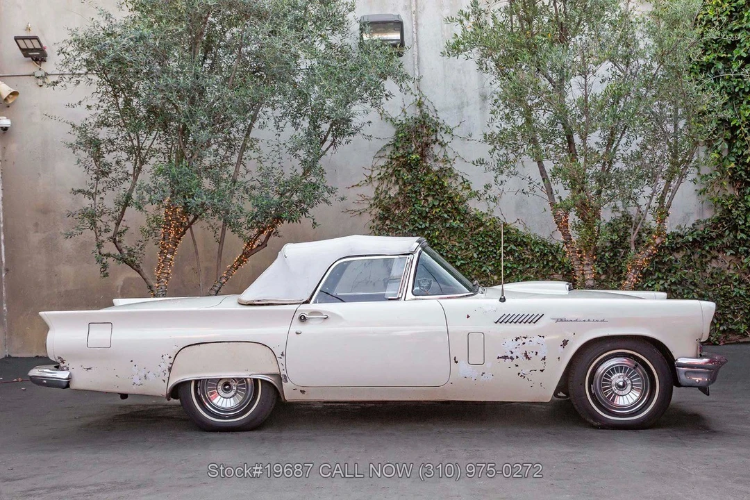 1957 Ford Thunderbird 1st Gen - Image 11 of 31