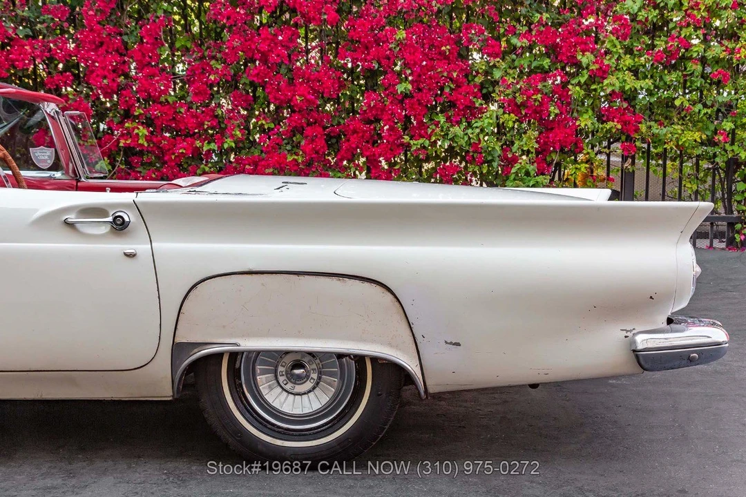 1957 Ford Thunderbird 1st Gen - Image 20 of 31