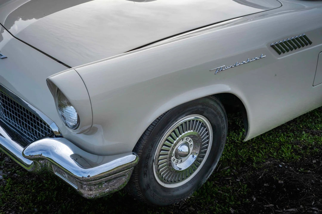1957 Ford Thunderbird 1st Gen - Image 26 of 31
