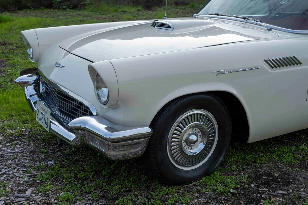 1957 Ford Thunderbird 1st Gen - Image 25 of 31