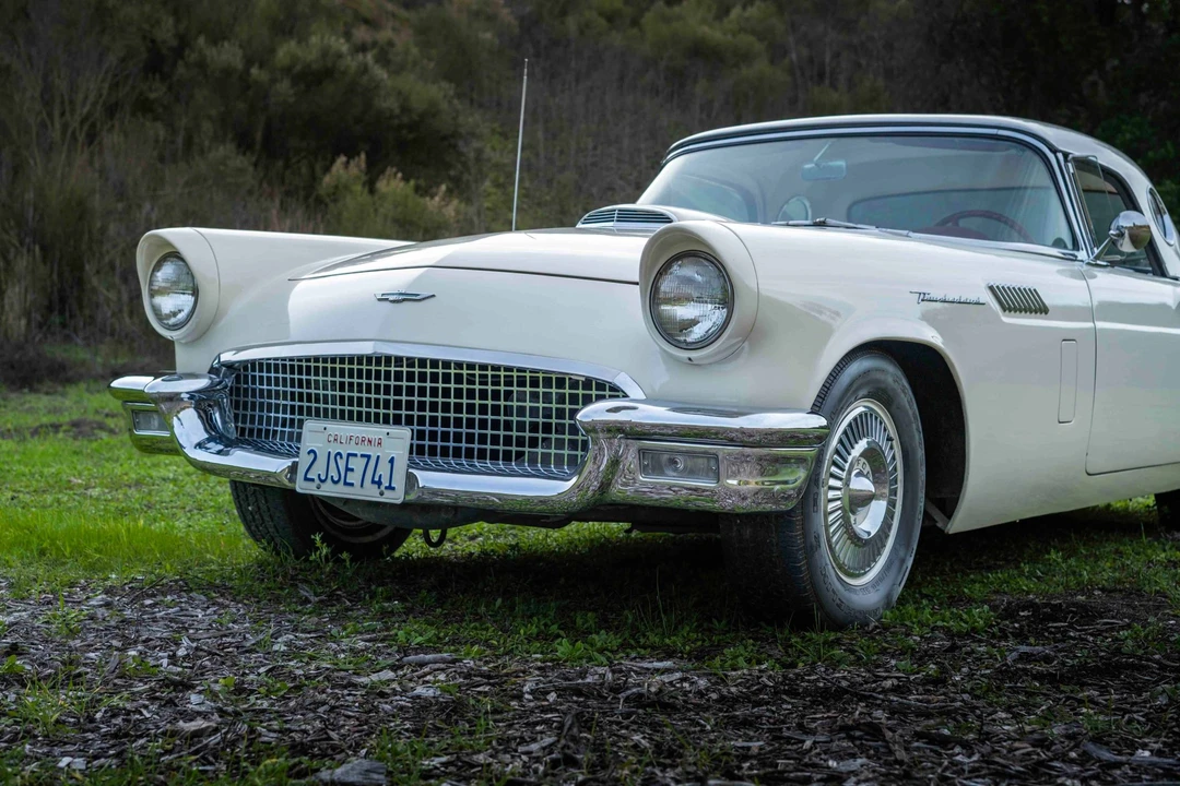 1957 Ford Thunderbird 1st Gen - Image 24 of 31