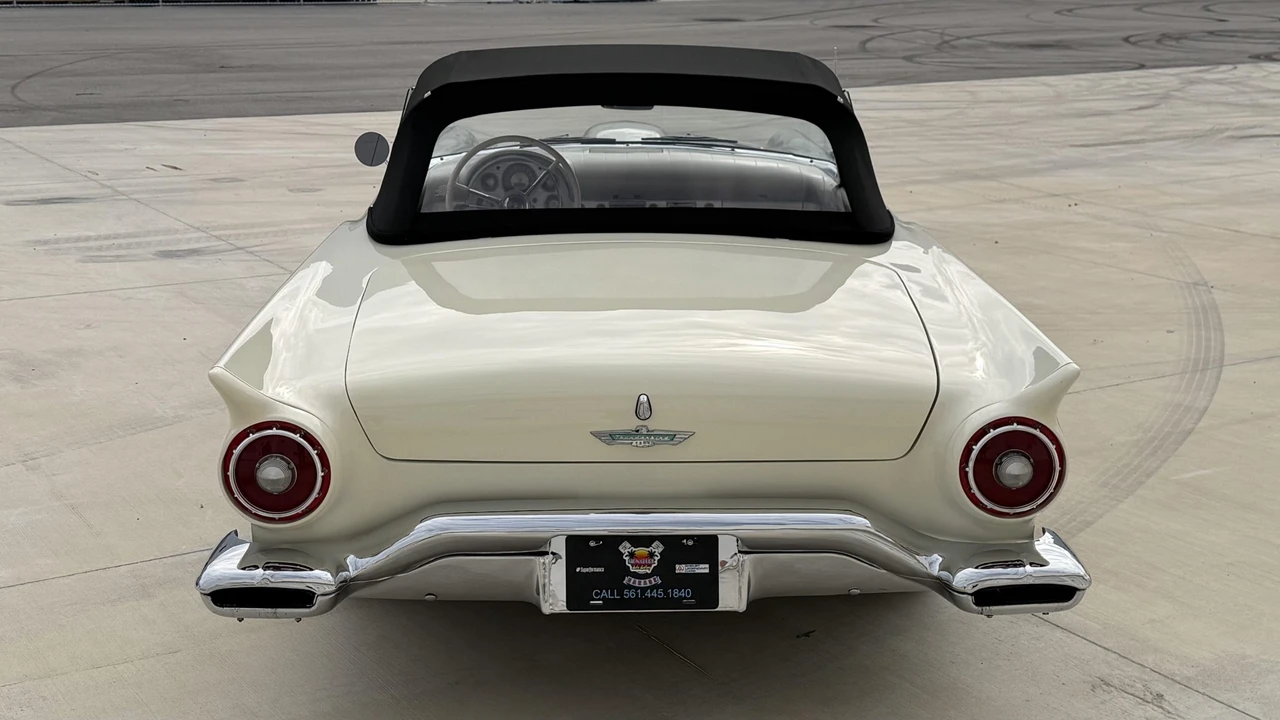 1957 Ford Thunderbird 1st Gen - Image 19 of 31