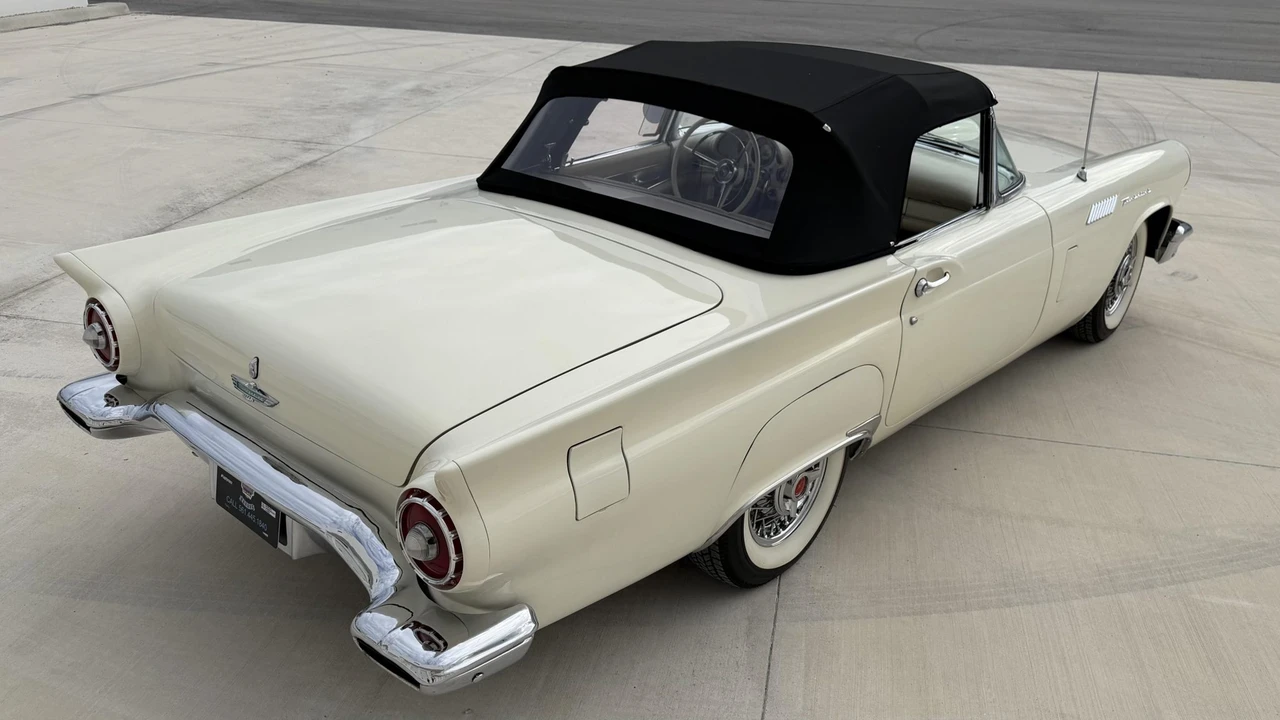 1957 Ford Thunderbird 1st Gen - Image 22 of 31
