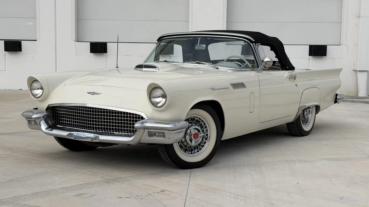 1957 Ford Thunderbird 1st Gen - Image 12 of 31