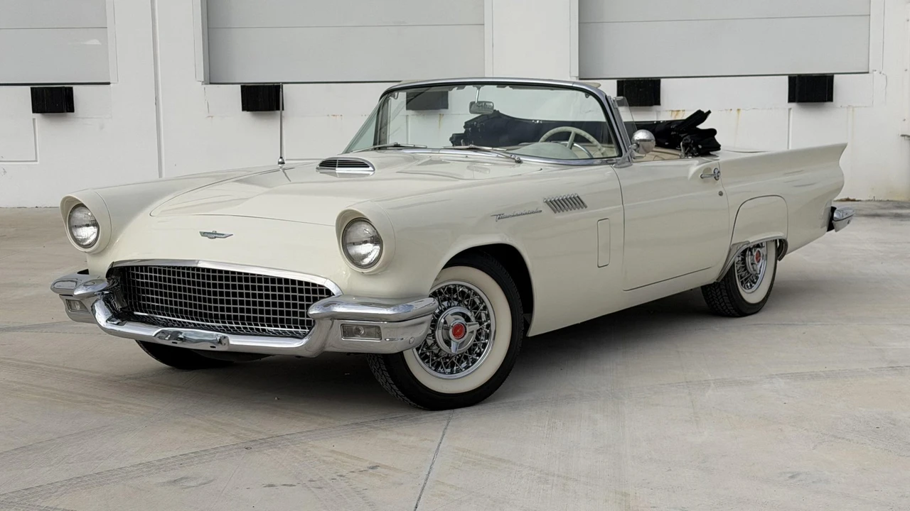 1957 Ford Thunderbird 1st Gen - Image 2 of 31