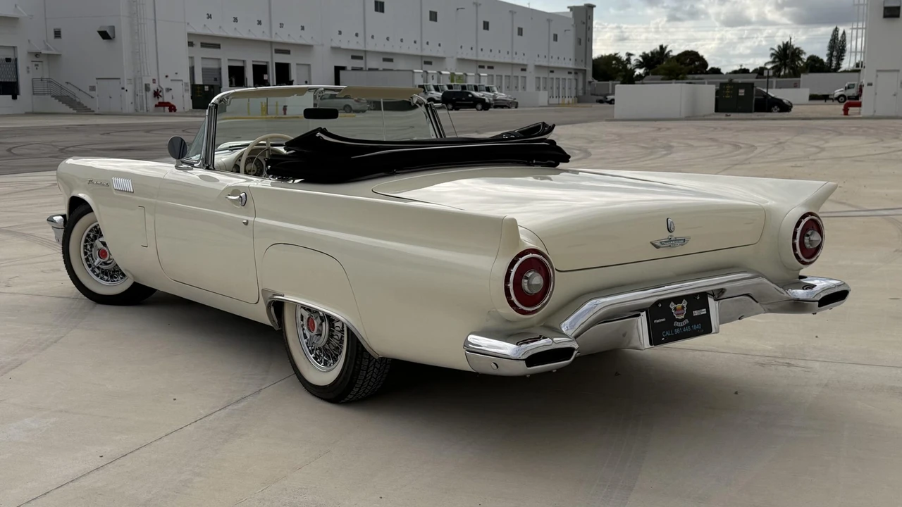 1957 Ford Thunderbird 1st Gen - Image 3 of 31