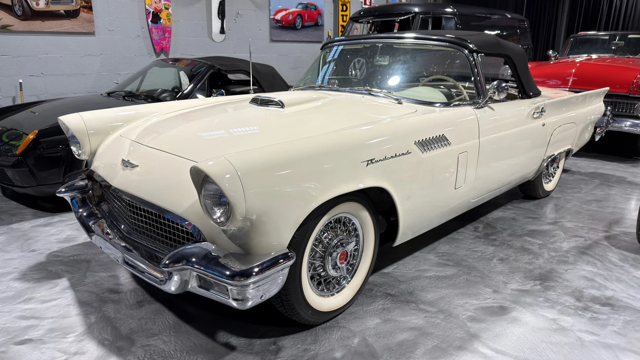 1957 Ford Thunderbird 1st Gen - Image 11 of 31