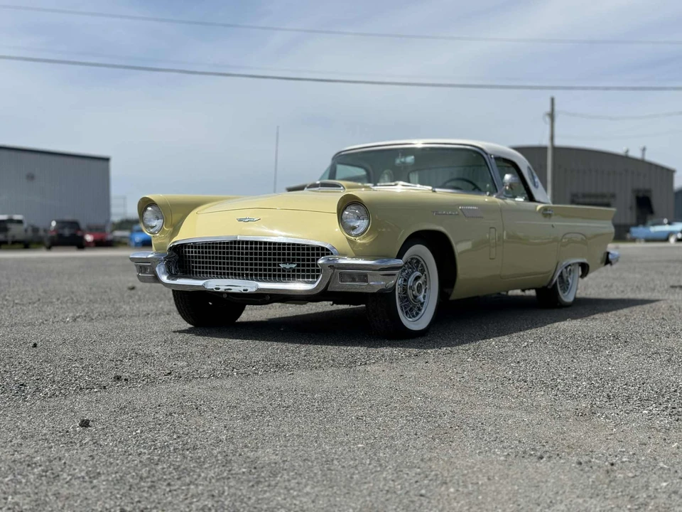 1957 Ford Thunderbird 1st Gen - Image 4 of 31