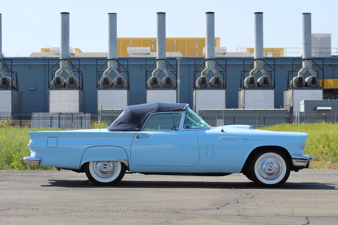 1957 Ford Thunderbird 1st Gen - Image 19 of 31
