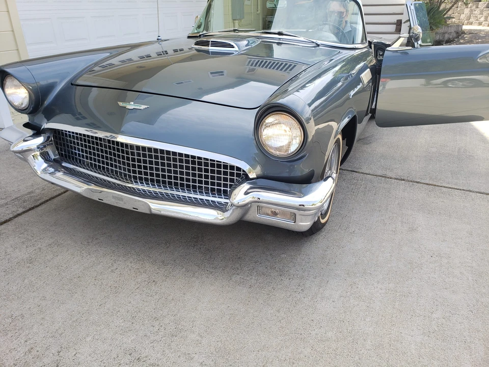 1957 Ford Thunderbird 1st Gen - Image 26 of 31