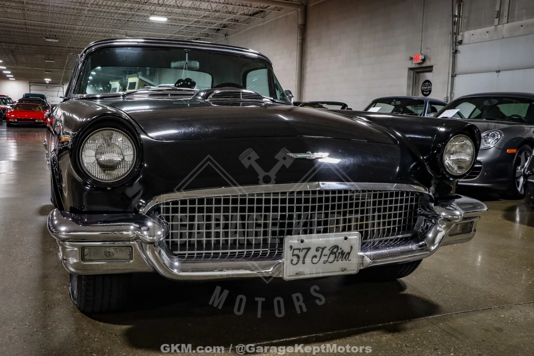 1957 Ford Thunderbird 1st Gen - Image 19 of 31