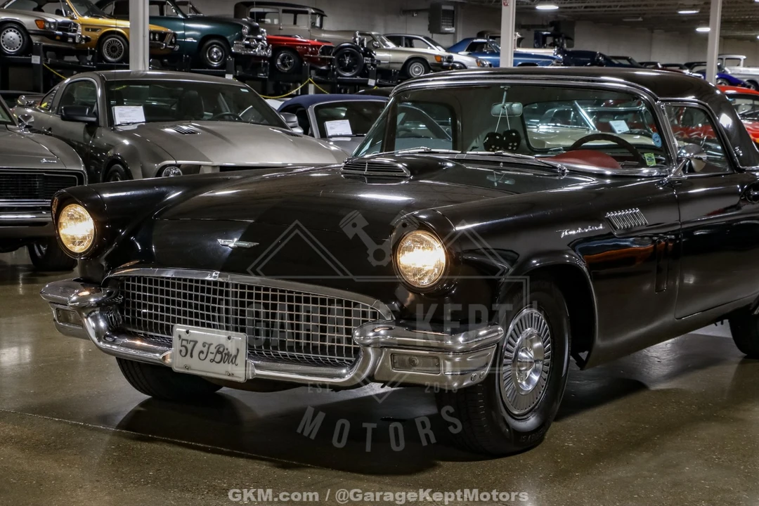 1957 Ford Thunderbird 1st Gen - Image 23 of 31