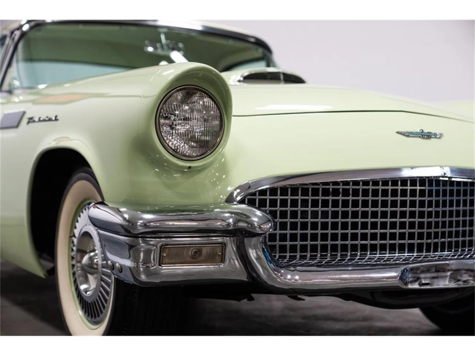 1957 Ford Thunderbird 1st Gen - Image 15 of 31