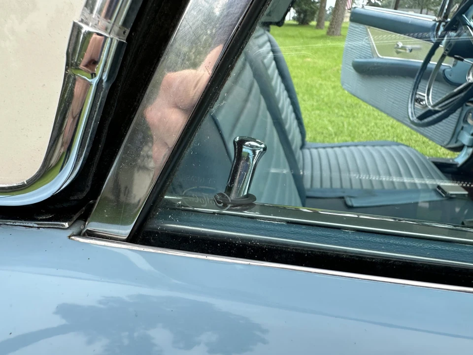 1957 Ford Thunderbird 1st Gen - Image 22 of 31