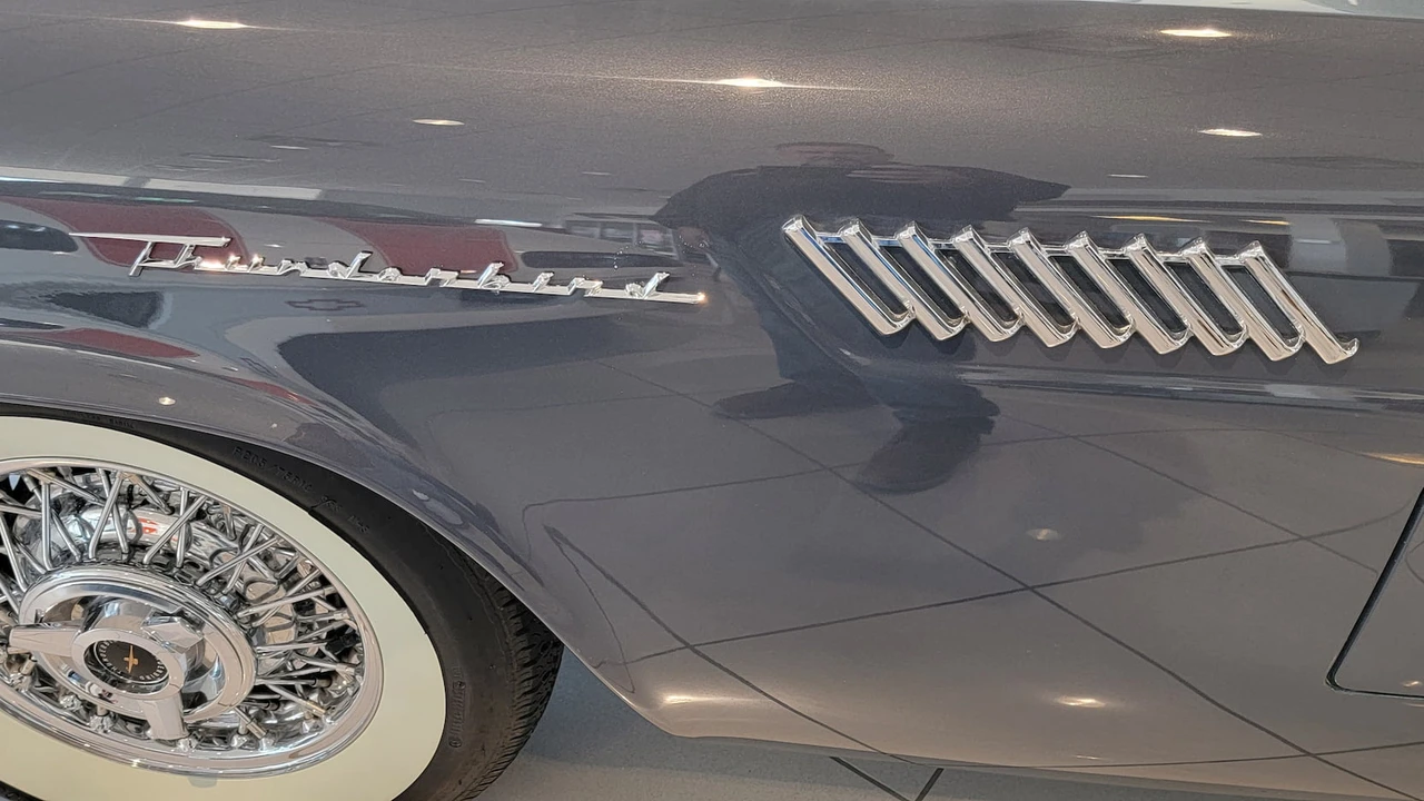1957 Ford Thunderbird 1st Gen - Image 16 of 19