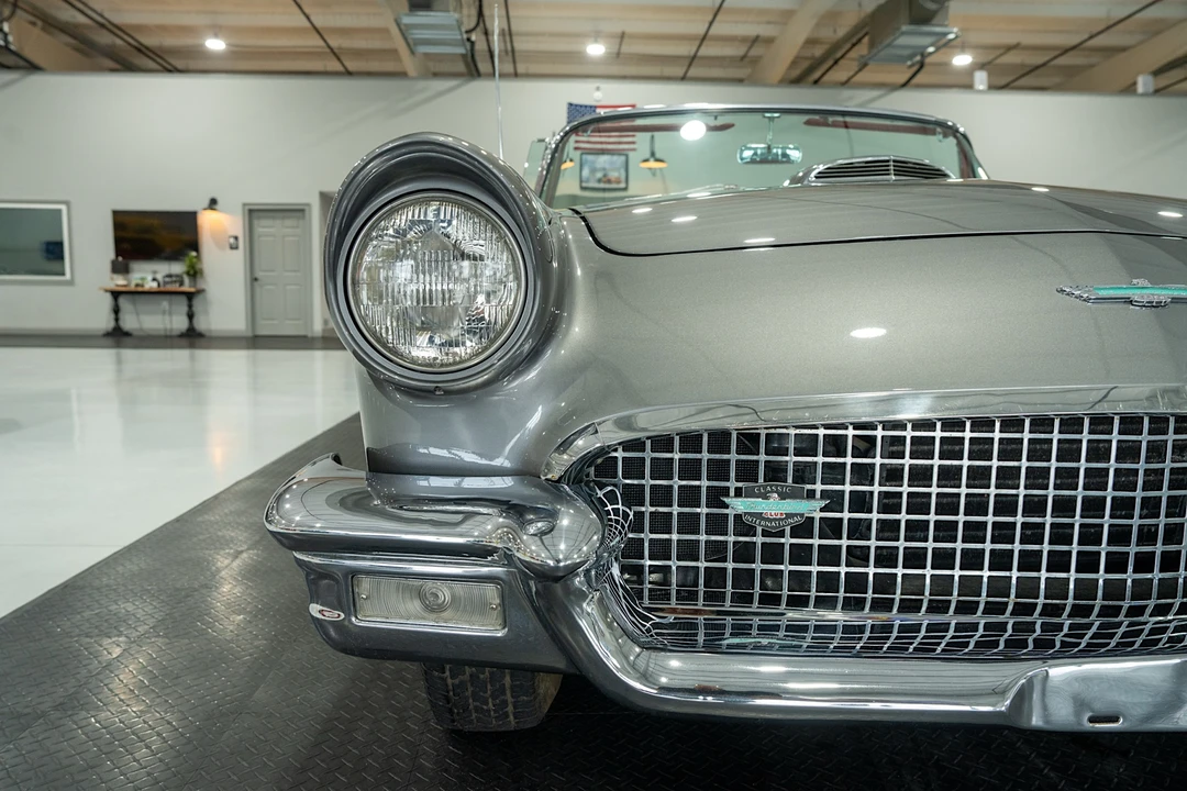1957 Ford Thunderbird 1st Gen - Image 18 of 31