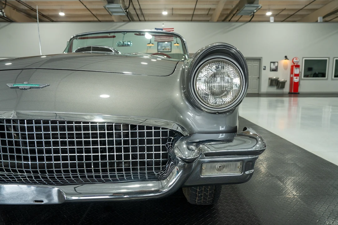 1957 Ford Thunderbird 1st Gen - Image 20 of 31
