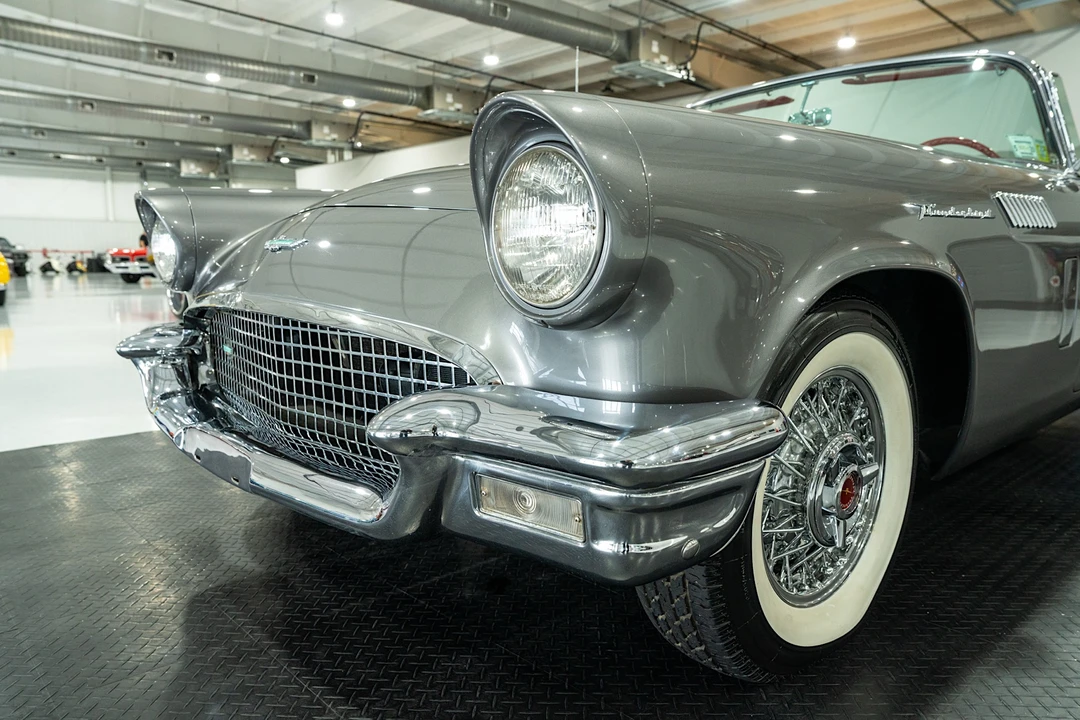 1957 Ford Thunderbird 1st Gen - Image 21 of 31