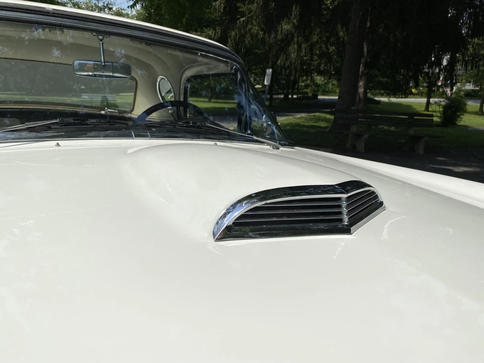 1957 Ford Thunderbird 1st Gen - Image 24 of 31