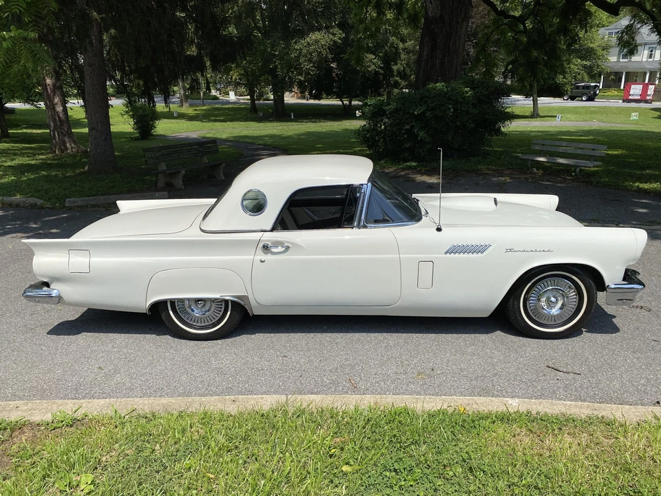 1957 Ford Thunderbird 1st Gen - Image 17 of 31