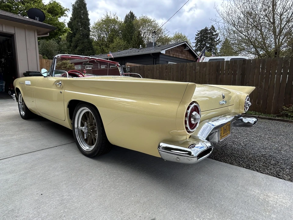 1957 Ford Thunderbird 1st Gen - Image 21 of 31