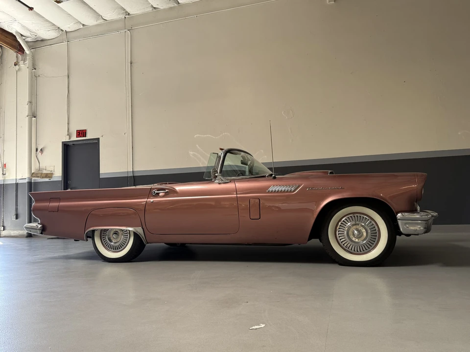 1957 Ford Thunderbird 1st Gen - Image 15 of 31