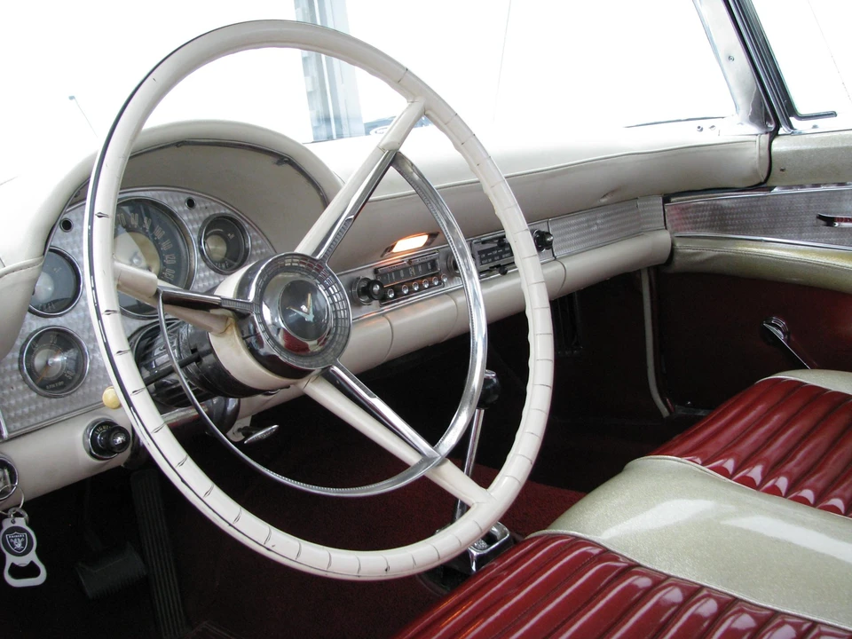 1957 Ford Thunderbird 1st Gen - Image 25 of 31