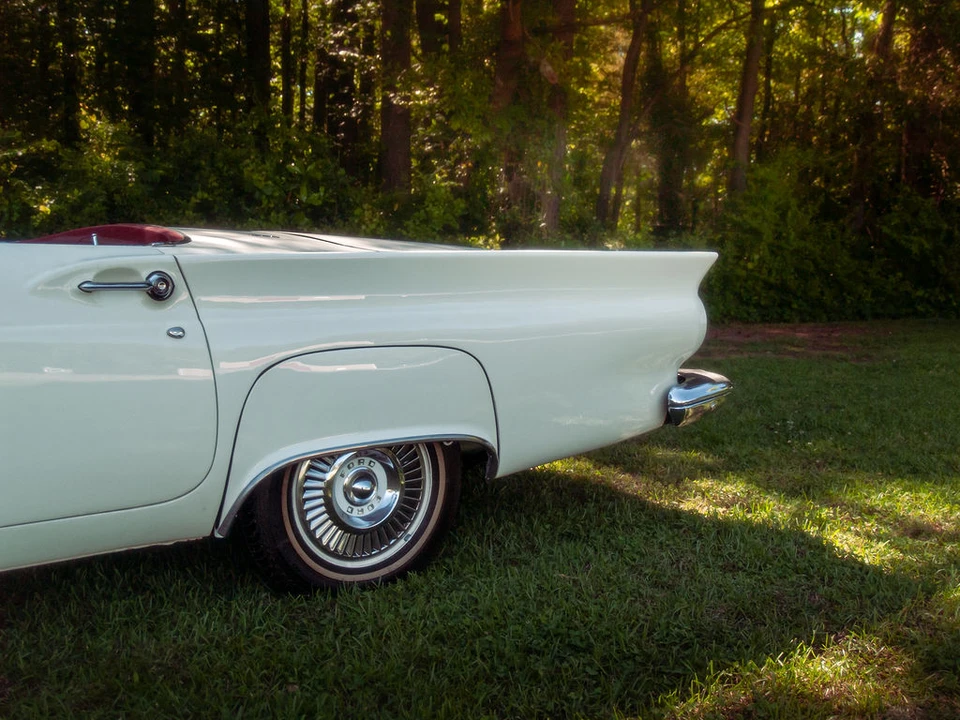 1957 Ford Thunderbird 1st Gen - Image 21 of 31