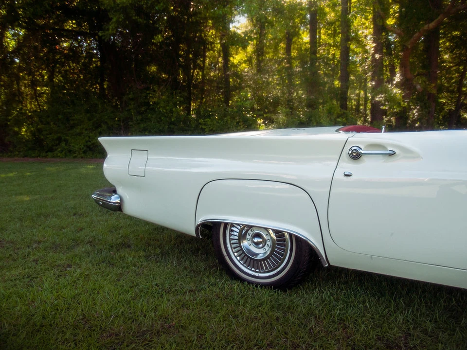1957 Ford Thunderbird 1st Gen - Image 23 of 31