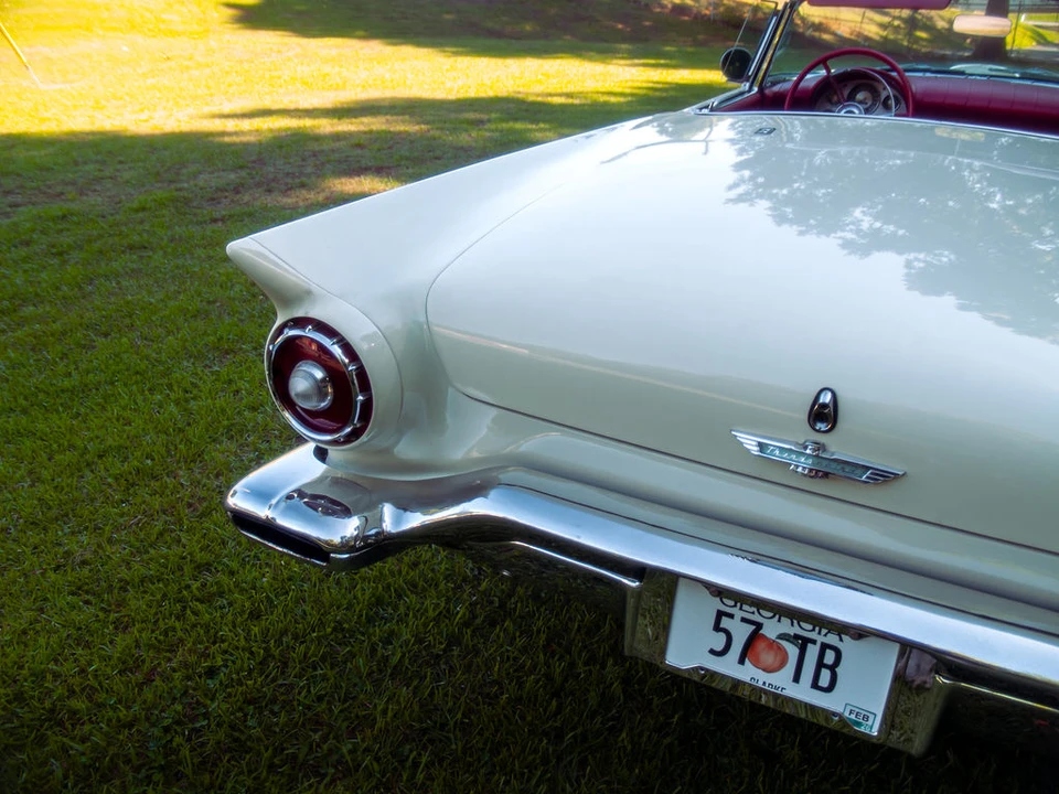 1957 Ford Thunderbird 1st Gen - Image 25 of 31