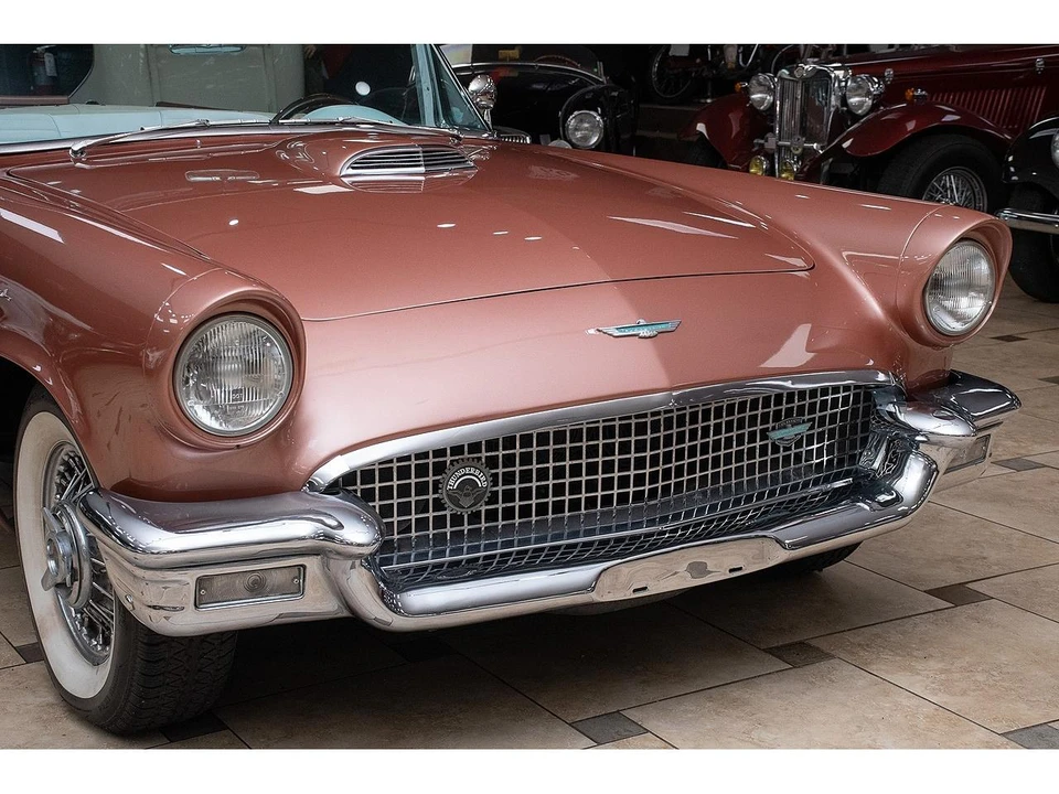 1957 Ford Thunderbird 1st Gen - Image 28 of 31