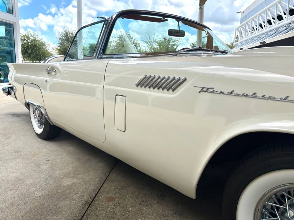 1957 Ford Thunderbird 1st Gen - Image 18 of 31