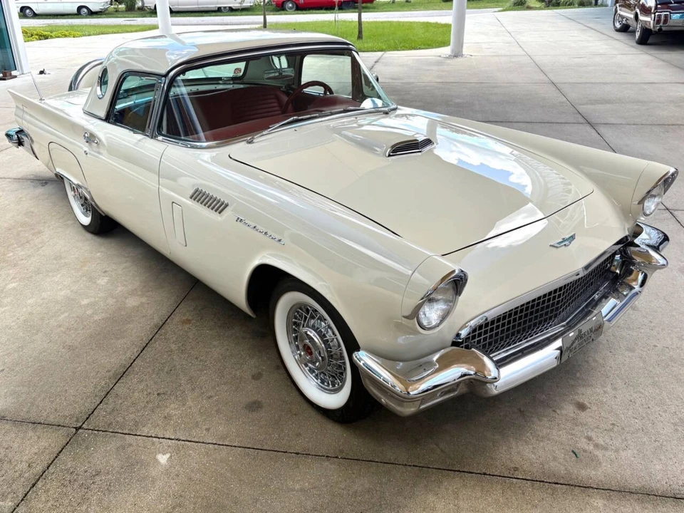 1957 Ford Thunderbird 1st Gen - Image 21 of 31
