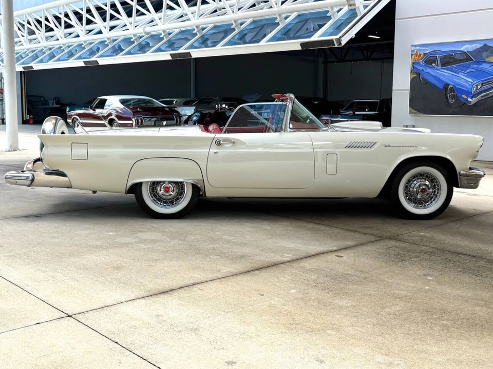 1957 Ford Thunderbird 1st Gen - Image 5 of 31