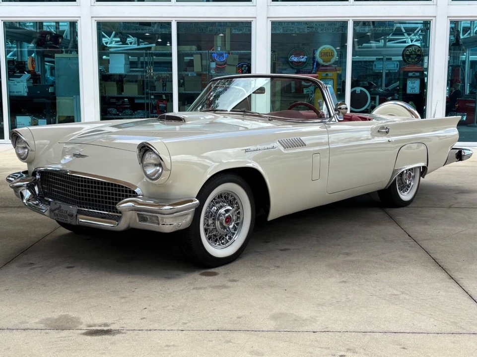 1957 Ford Thunderbird 1st Gen - Image 11 of 31