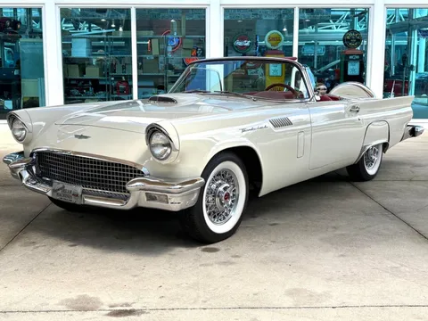 1957 Ford Thunderbird