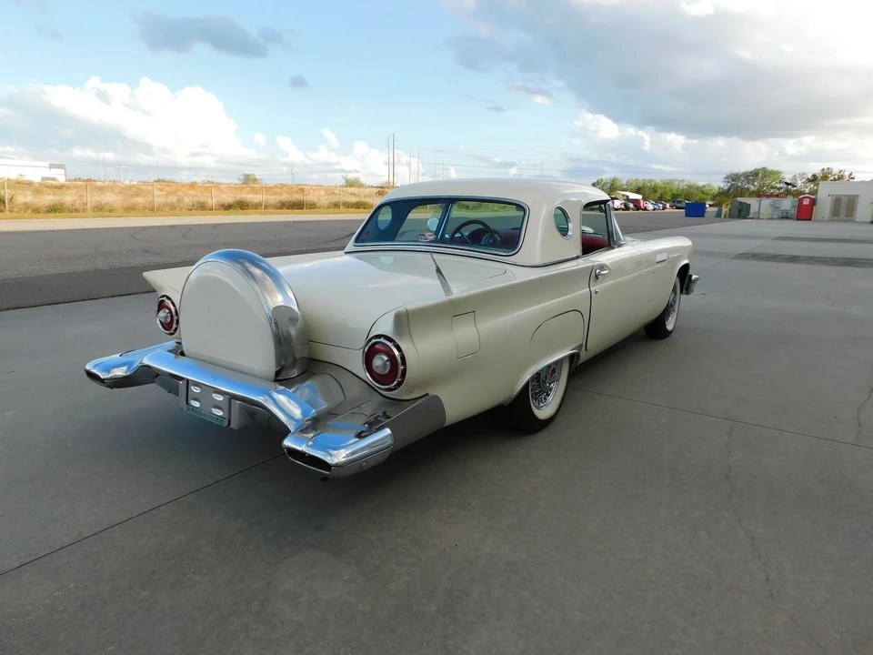 1957 Ford Thunderbird 1st Gen - Image 18 of 31