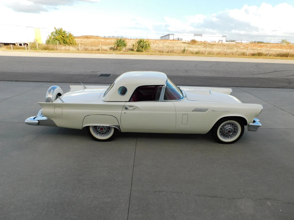 1957 Ford Thunderbird 1st Gen - Image 14 of 31